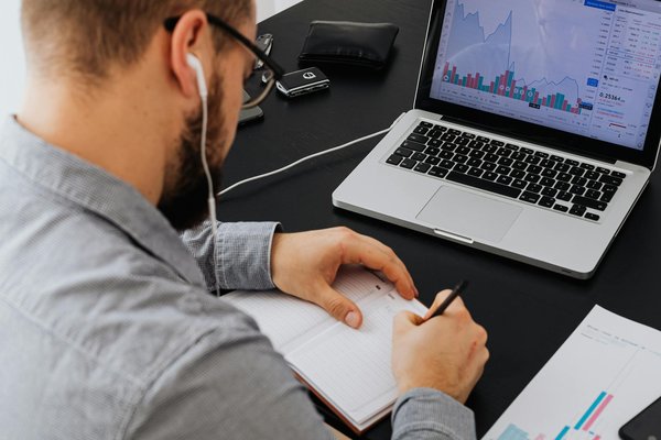 How are UK businesses utilizing big data for competitive advantage?